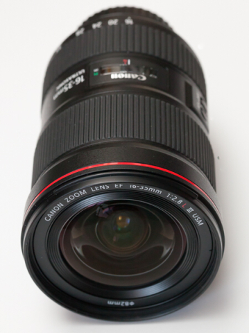 交換レンズレビュー：3代目EF大口径広角ズームレンズの実力は