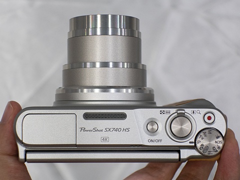 キヤノン、DIGIC 8になった40倍ズーム機「PowerShot SX740 HS
