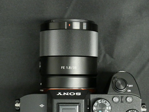 ソニー、小型軽量なフルサイズ大口径レンズ「FE 35mm F1.8
