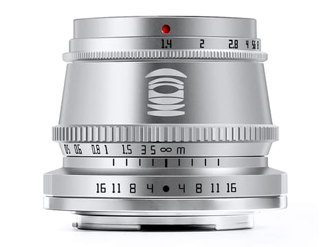 APS-C用「TTArtisan 35mm f/1.4 C」にシルバー鏡筒が追加 - デジカメ Watch
