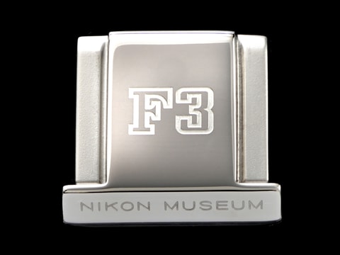 ニコンF3グッズに新作。限定シューカバーとクリアファイル第2弾
