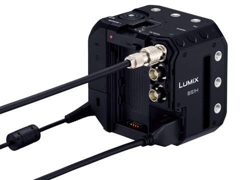 パナソニック、大きさそのままフルサイズ機になったボックス型カメラ