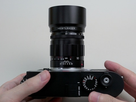 コシナ、アポクロマート設計の中望遠レンズ「APO-SKOPAR 90mm F2.8 VM