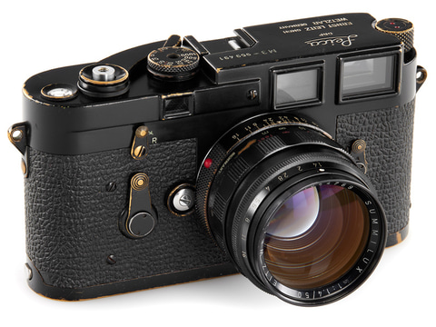 1950年代製「ライカMP」の美品が1.5億円で落札。“ブラックペイント人気