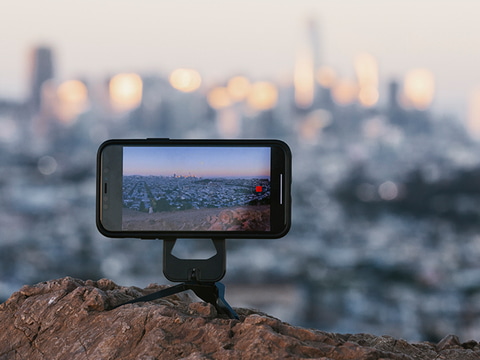 ピークデザインのスマホ用カード型三脚、2月18日発売。MagSafe対応