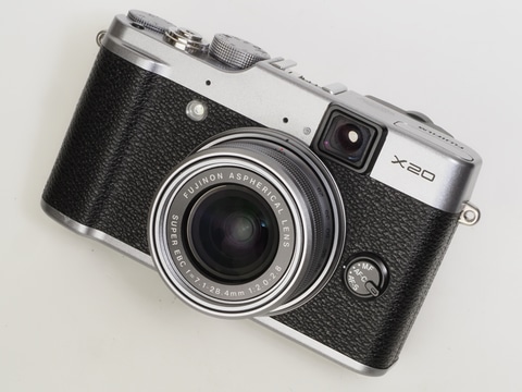 赤城耕一の「アカギカメラ」 第62回：今年もカメラ放蕩宣言！ FUJIFILM