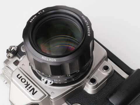 赤城耕一の「アカギカメラ」 第70回：“ガチャガチャ”できる最新レンズ