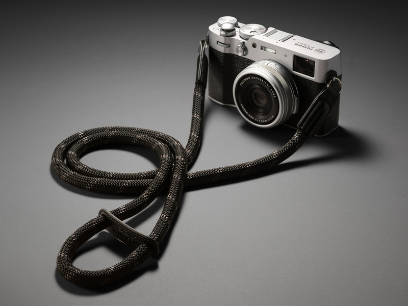FUJIFILM X100VI」Limited Edition：メーカー提供の製品画像を掲載