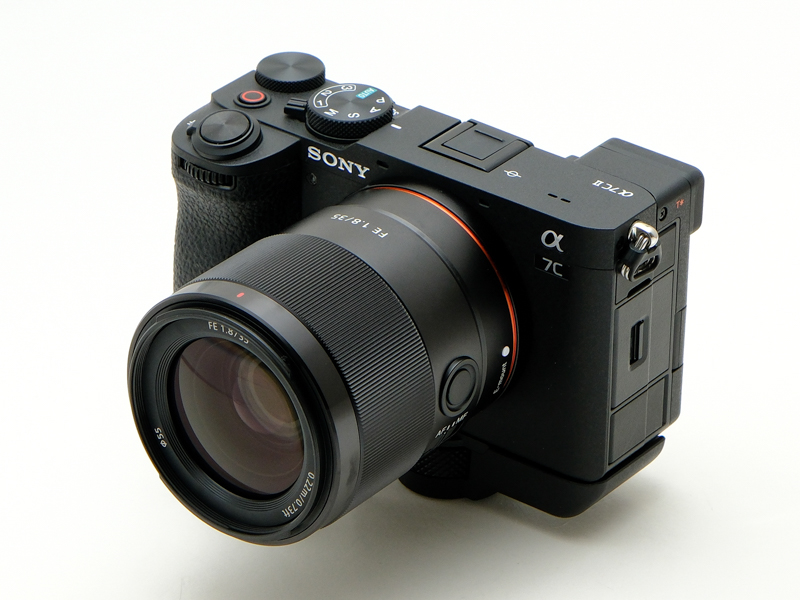 交換レンズレビュー：“小さくて軽い” 35mmAF単焦点レンズを一挙紹介