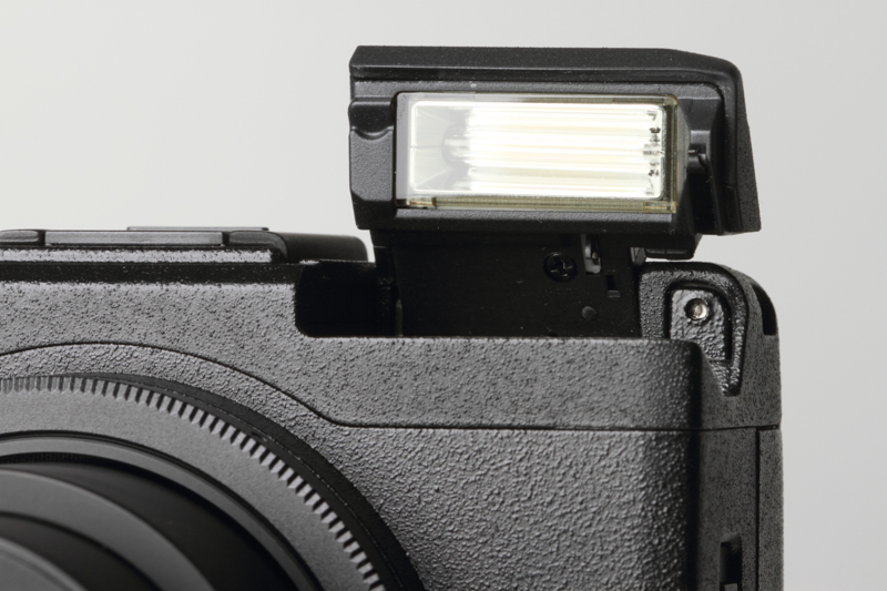 赤城耕一の「アカギカメラ」 第108回：年末カメラ整理で発掘した「GR