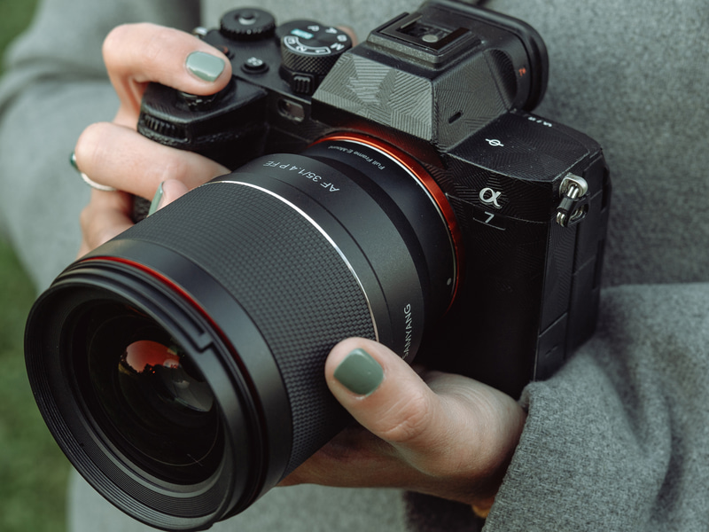 新シリーズ“Prima”第1弾の「SAMYANG AF 35mm F1.4 P FE」 - デジカメ Watch