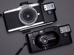 切り貼りデジカメ実験室：「E-P1」にオリンパスXA専用ストロボを装着