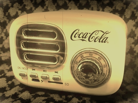 ダイソーの「ブルートゥーススピーカー（コカ・コーラ）」がレトロで
