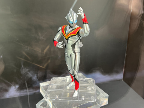 ウルトラマンティガ」より真骨彫製法で「イーヴィルティガ」が予約開始