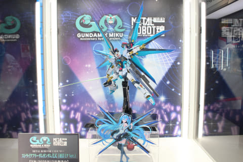 ガンダム45周年×初音ミクのコラボは「METAL ROBOT魂」でも実現。ミクの