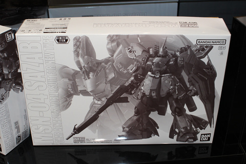 特別企画】νガンダムとともにクリア成形のサザビーも発売！ 大迫力の