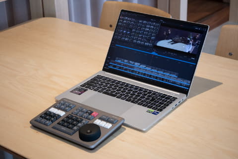 動画編集を専用コントローラで時短 「DaVinci Resolve Speed Editor