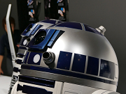 強烈なスター・ウォーズファンにも満足してもらえる”100万円のR2-D2型