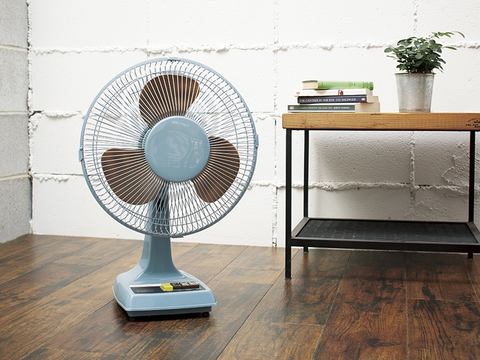 ブルックリンインテリアに似合う、レトロデザインの扇風機 - 家電 Watch