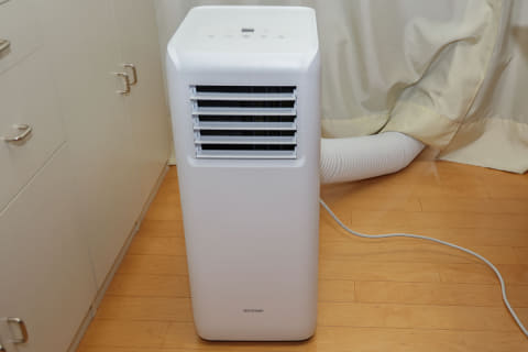 暑い部屋に工事不要のエアコンが欲しい! アイリスオーヤマ最新機を置い