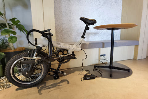 ベネリの折りたたみミニベロe-bike「mini Fold16 DIRT」は道を選ばず