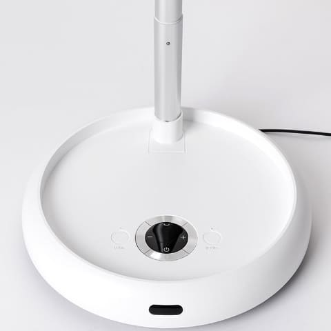 ニトリ、使わない時は折りたたんで平らになるコードレス扇風機 - 家電