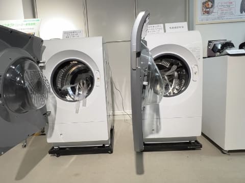 シャープ「モモンガファン」のドラム洗濯機 大容量12kgで省エネ - 家電