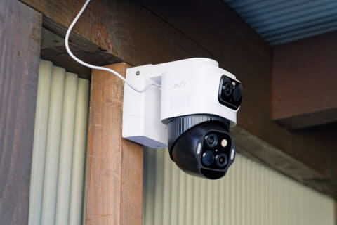 防犯カメラ、固定式 x 追尾式の2-in-1で全て丸見え! Ankerを置いてみて