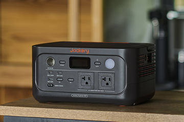 Jackery大容量ポータブル電源の新色 部屋になじむサンドゴールド