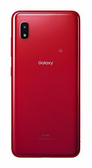 auからはじめての1台に最適なスマホ「Galaxy A20 SCV46」 - ケータイ Watch