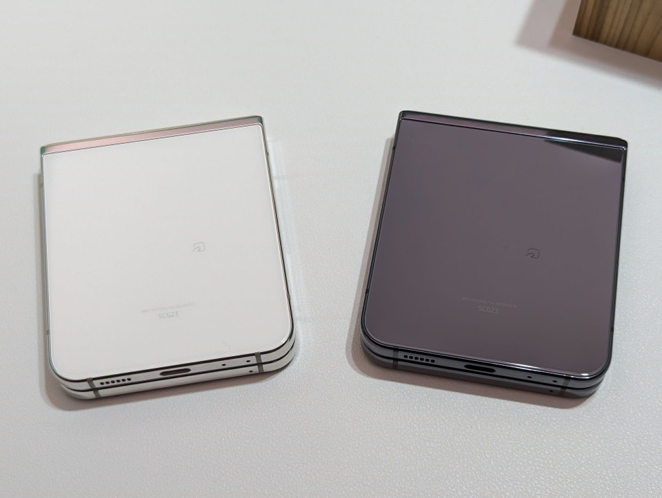 auから「Galaxy Z Flip5」、9月1日発売 - ケータイ Watch