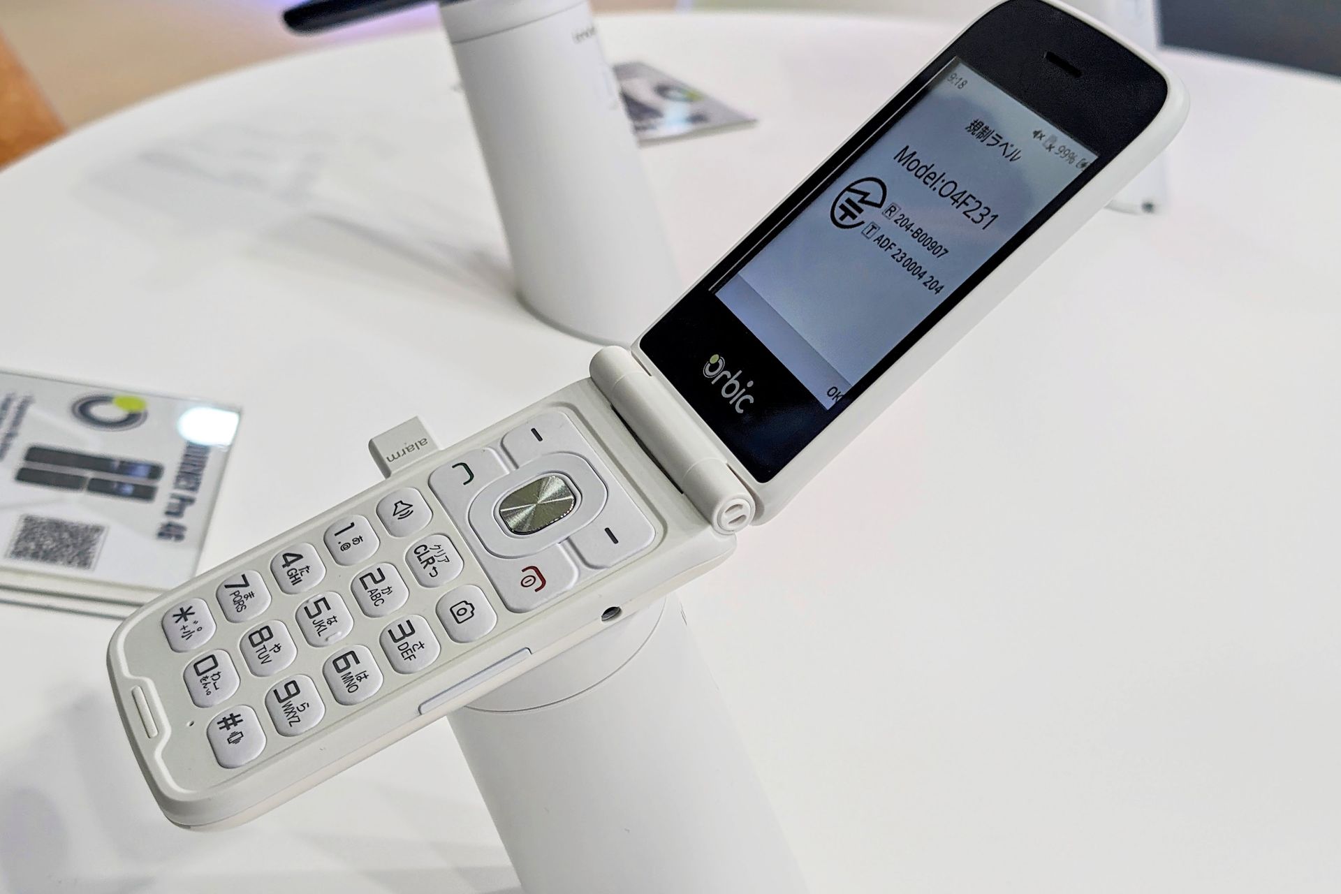 Orbic、KaiOS搭載折りたたみケータイ「JOURNEY Pro 4G」26日発売