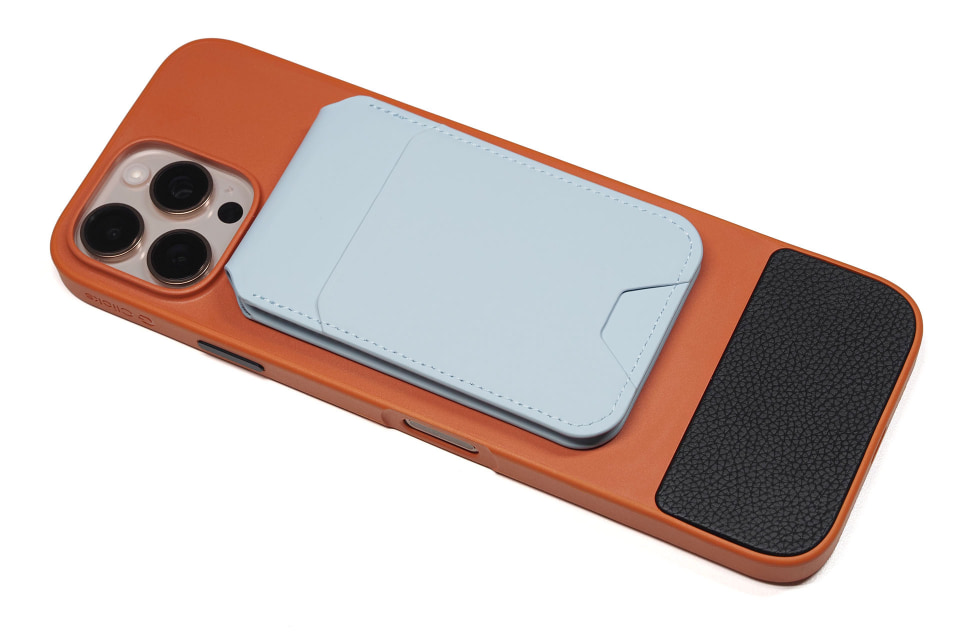 iPhoneと一体化するキーボードケース「Clicks Keyboard」の実用性は