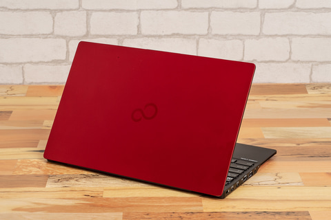 驚異の700g台を実現した13.3型ノート「Fujitsu LIFEBOOK U9312/J