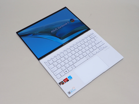 Hothotレビュー】OLED/Ryzen 6000搭載で軽量・薄型・高性能。「Zenbook