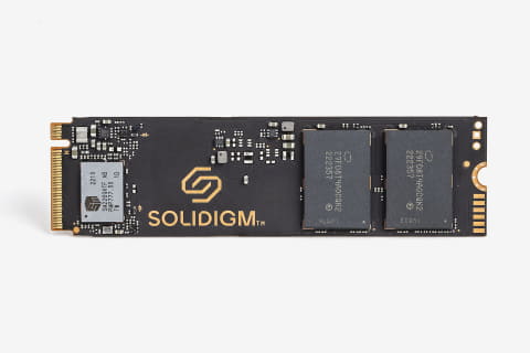 激戦のエントリーPCI-E 4.0 SSDに新星登場！Solidigm初のクライアント