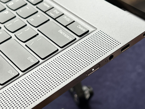 これはPhoenixか？最新Ryzen PRO搭載と思しき「ThinkPad Z」登場 - PC