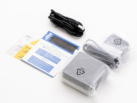 PC短評】Ryzen 7 6800U搭載で80mm角、アダプタ/ケーブル込みで457g