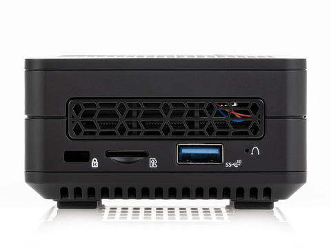 PC短評】Ryzen 7 6800U搭載で80mm角、アダプタ/ケーブル込みで457g