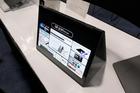 Core Ultra搭載の薄型2in1「LG gram」がCESで展示。OLEDのゲーミング
