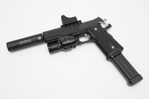 特集】21年前の電動ハンドガン(1.2万円)と、最新最高級カスタムモデル