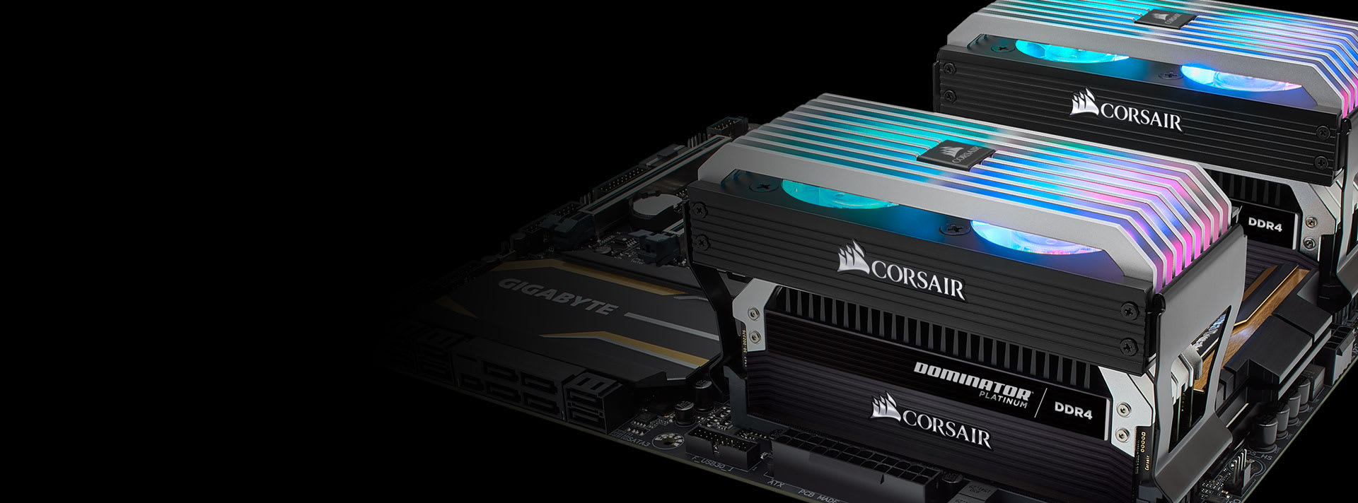 DOMINATOR® PLATINUM 16GB (2 x 8GB) DDR4 DRAM 3466MHz C16 Memory Kit