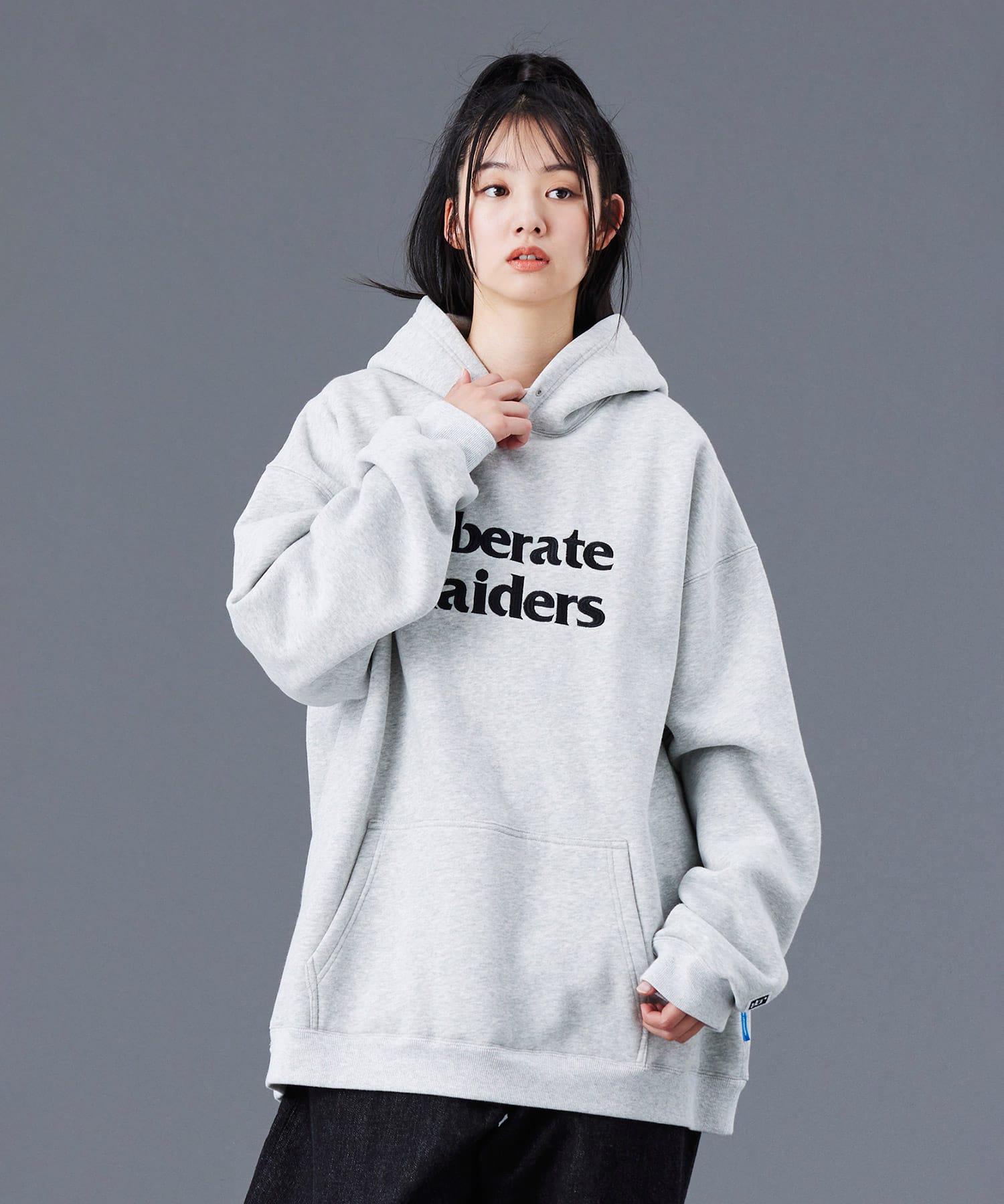 LIBERAIDERS LR EMBROIDERY HOODIE GRAY（リベレイダース エル アール