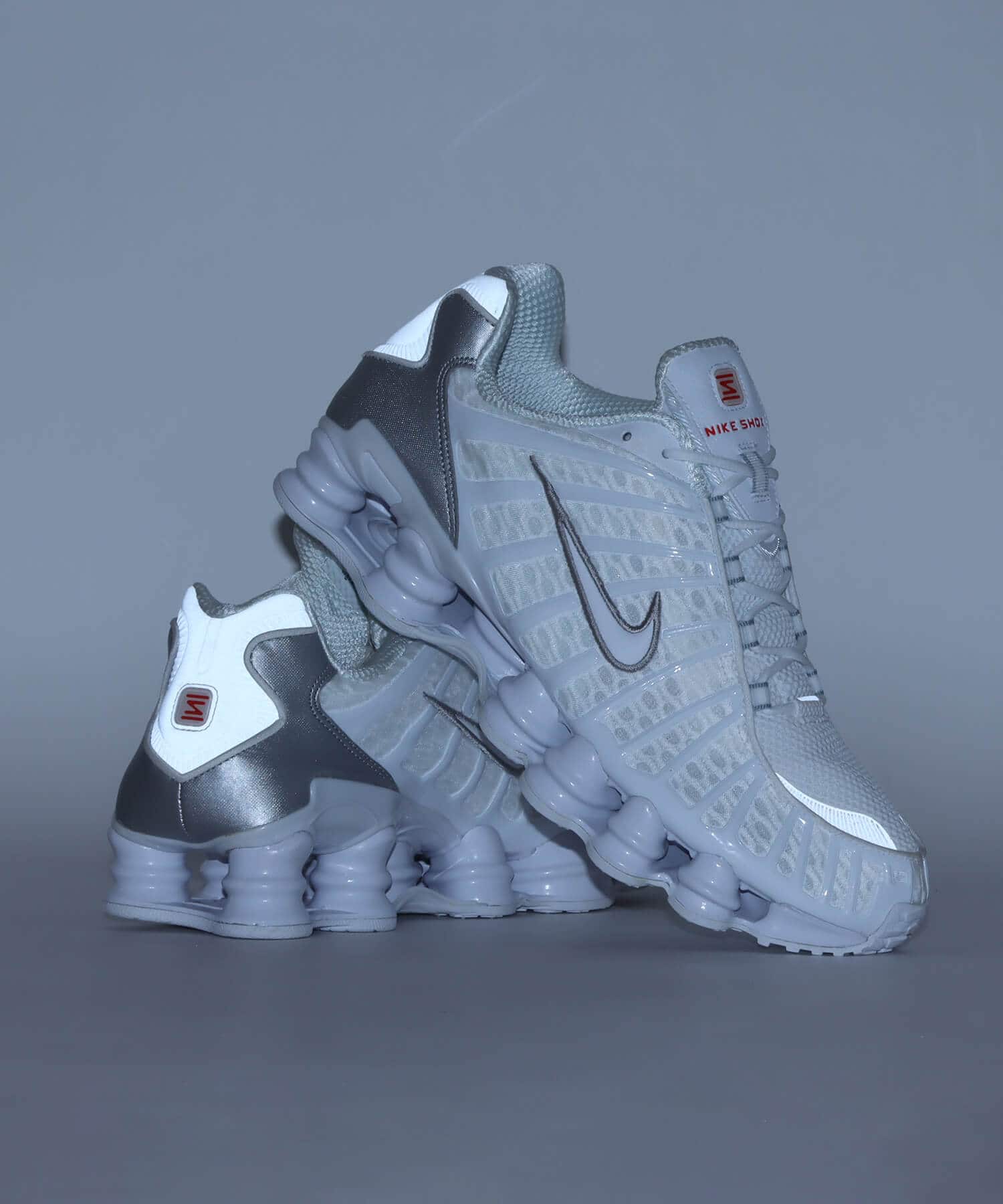 NIKE W SHOX TL WHITE/WHITE-METALLIC SILVER-MAX ORANGE（ナイキ