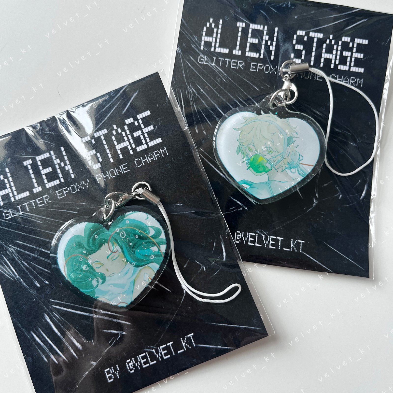 ALIEN STAGE - Glitter Phone Charm | Studio Velvet KT