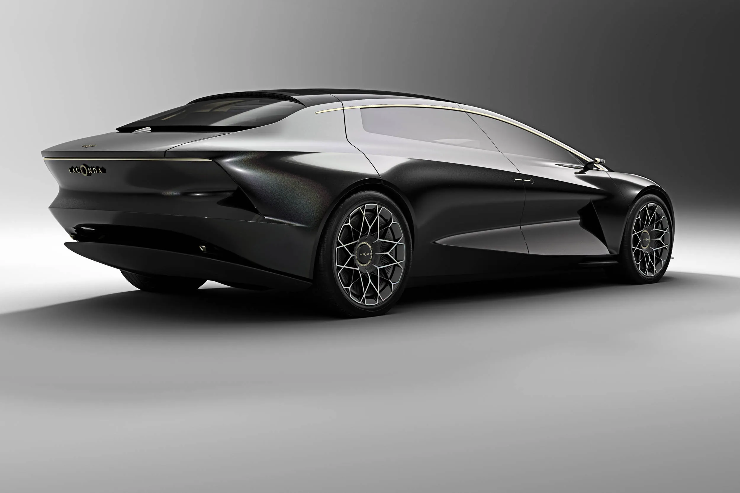 英アストンマーティンの高級車「ラゴンダ」、最先端EVとして復活