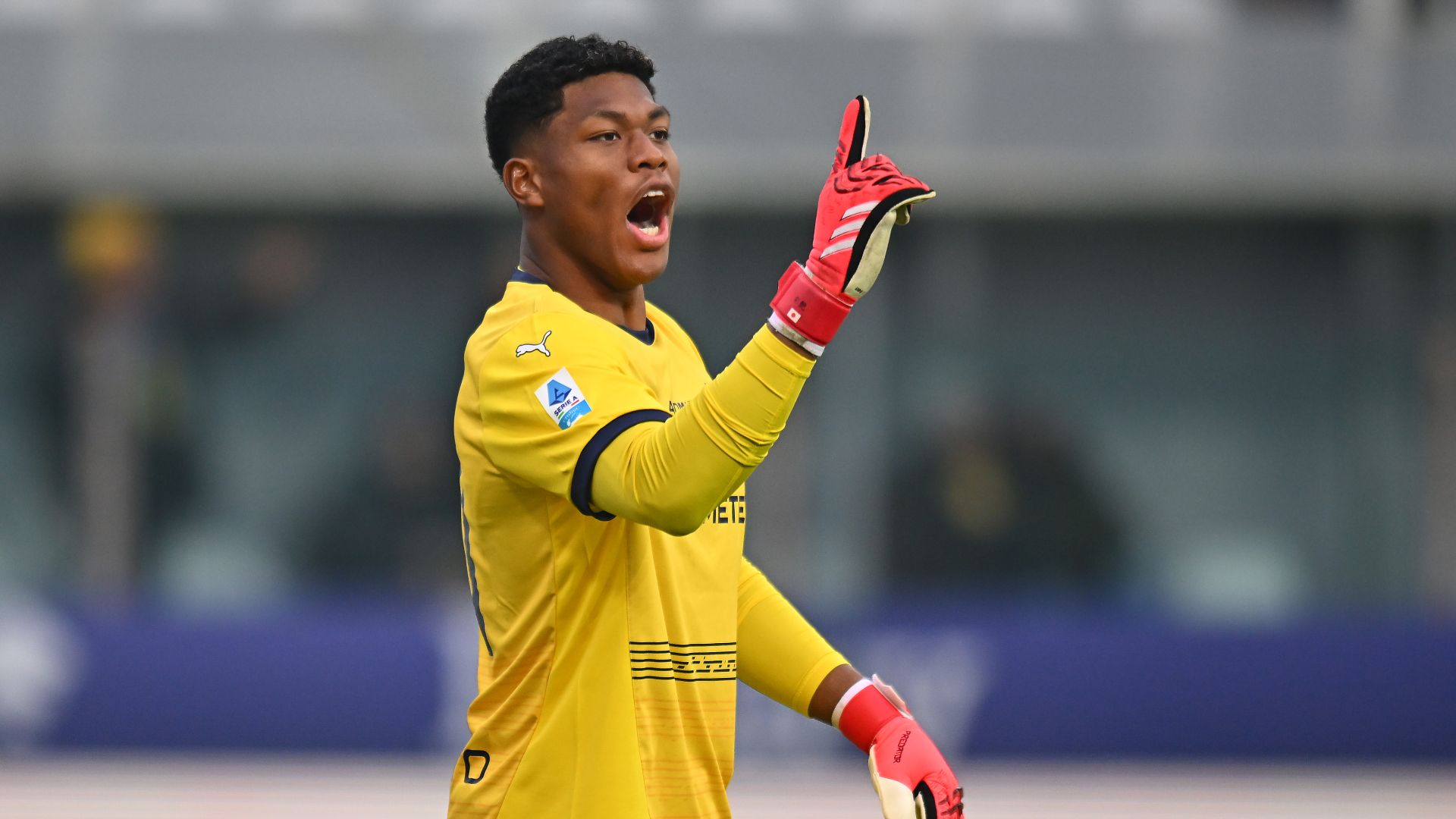 日本代表GK鈴木彩艶にセリエA王者ナポリが関心か…守護神メレトに匹敵