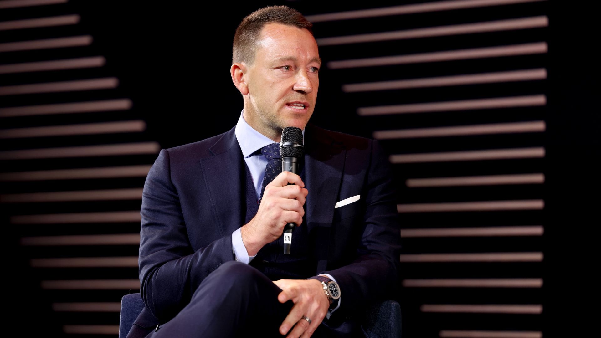 テリーが驚きの私物をオークション出品へ…その品物と予想落札価格は