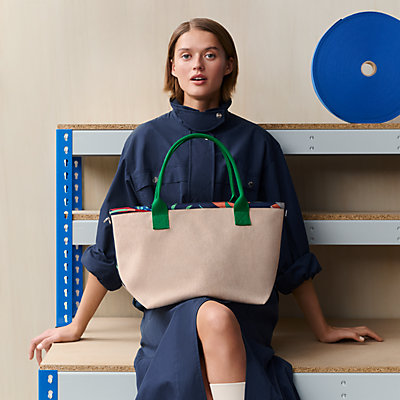 ヴィド・ポッシュ 《ミーズ・エ・ルランス・デスク》 | Hermès