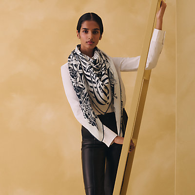 カレ 70 《車輪でめぐるパリ》 - パープル | Hermès - エルメス-公式サイト